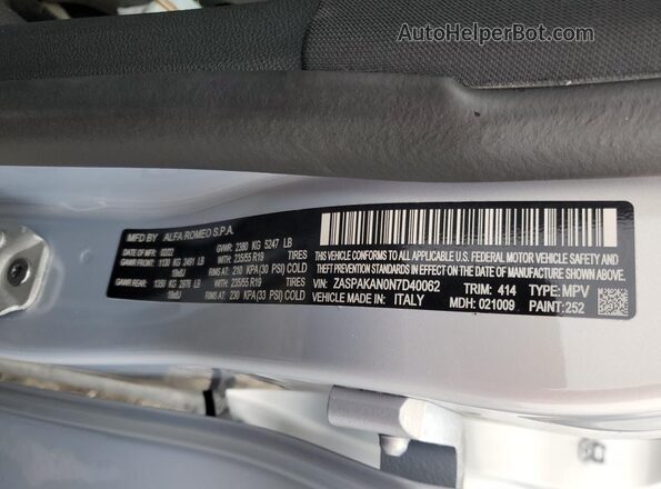 ZASPAKAN0N7D40062 2022 ALFA ROMEO STELVIO Silver VIN sticker view