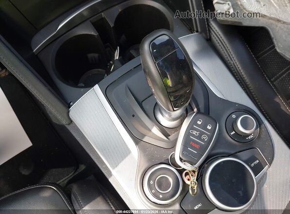 ZASPAKBN1K7C40661 2019 ALFA ROMEO STELVIO White წინა პანელის ხედი