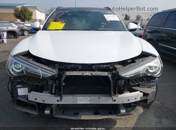 ZASPAKBN1K7C40661 2019 ALFA ROMEO STELVIO White უკანა სალონის ხედი