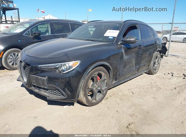 ZASPAKBN2N7D32009 2022 ALFA ROMEO STELVIO Black Vista tres cuartos delantera izquierda