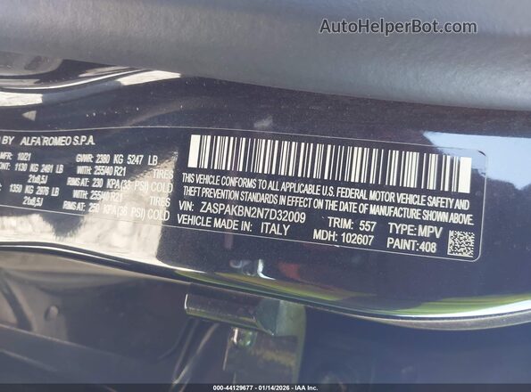 ZASPAKBN2N7D32009 2022 ALFA ROMEO STELVIO Black Vista del compartimento del motor