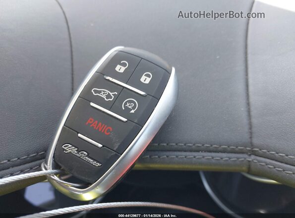 ZASPAKBN2N7D32009 2022 ALFA ROMEO STELVIO Black Vista del salpicadero