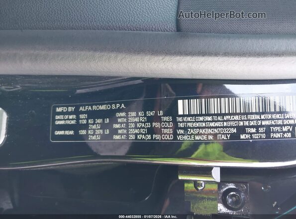 ZASPAKBN2N7D32284 2022 ALFA ROMEO STELVIO Black Engine compartment view