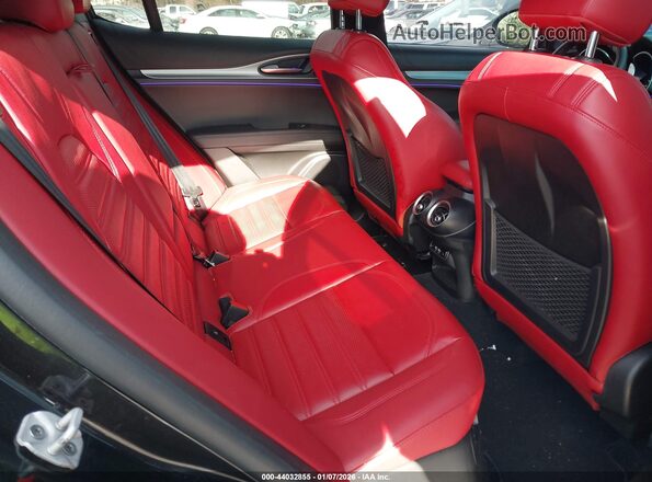 ZASPAKBN2N7D32284 2022 ALFA ROMEO STELVIO Black VIN sticker view