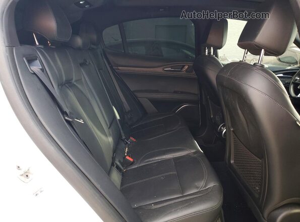 ZASPAKBN2N7D47884 2022 ALFA ROMEO STELVIO White Вид задньої частини салону