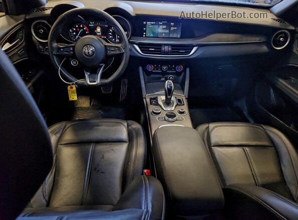 ZASPAKBN3N7D39664 2022 ALFA ROMEO STELVIO Black Widok deski rozdzielczej