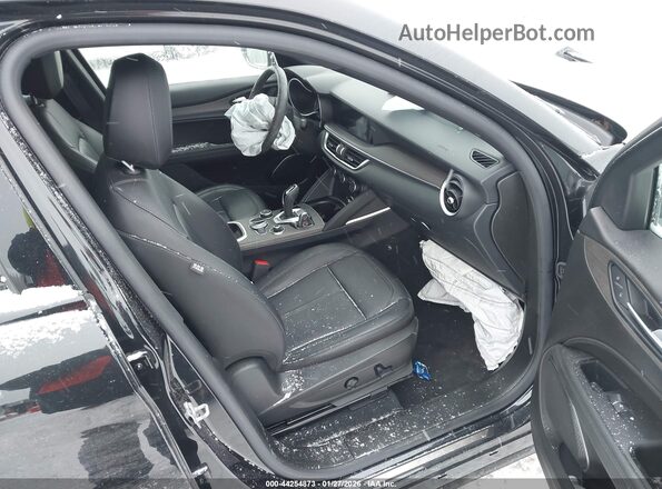 ZASPAKBN4P7D57061 2023 ALFA ROMEO STELVIO Black Vista interior delantera