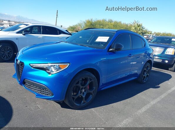 ZASPAKBN5N7D42565 2022 ALFA ROMEO STELVIO Blue Vista tres cuartos delantera izquierda