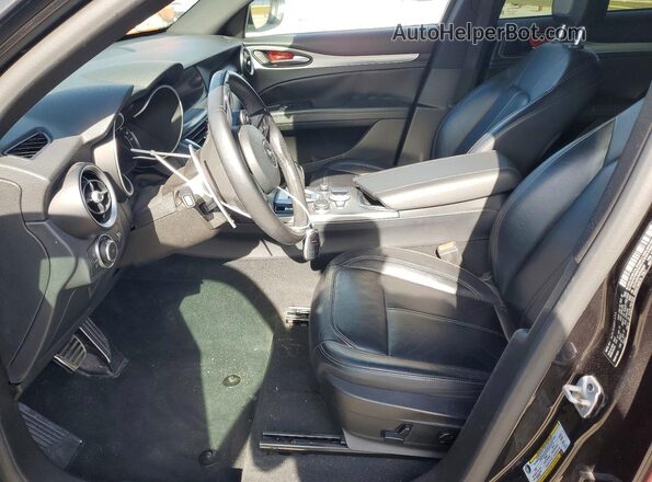 ZASPAKBN5N7D48267 2022 ALFA ROMEO STELVIO Two Tone Widok wnętrza z przodu