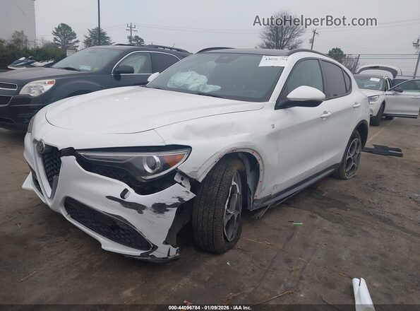 ZASPAKBN7N7D33933 2022 ALFA ROMEO STELVIO White Передня ліва чверть