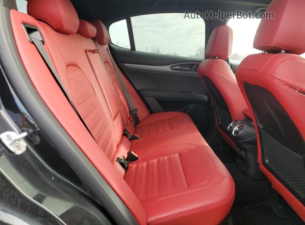 ZASPAKBN7R7D77629 2024 ALFA ROMEO STELVIO Black Vista interior trasera