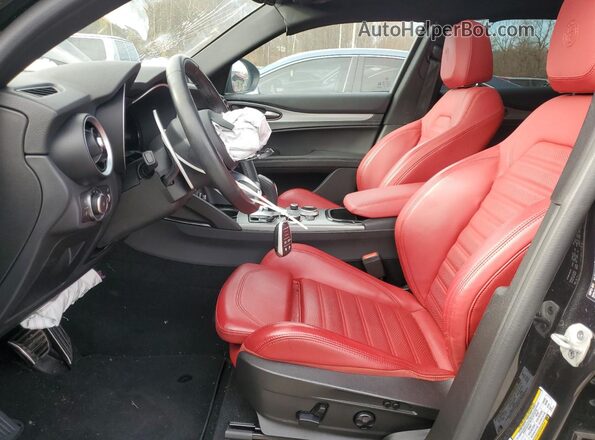 ZASPAKBN7R7D77629 2024 ALFA ROMEO STELVIO Black Vista interior delantera
