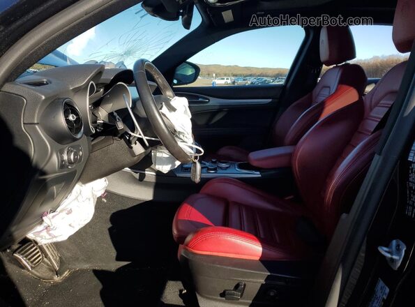 ZASPAKBN8P7D54213 2023 ALFA ROMEO STELVIO Black Вид салону спереду