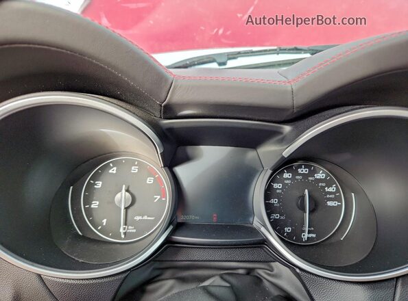 ZASPAKBN9P7D49893 2023 ALFA ROMEO STELVIO Red Вид щитка приладів