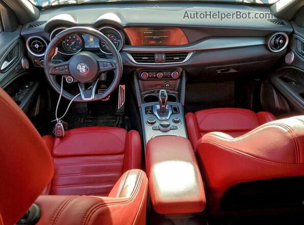 ZASPAKBNXN7D48216 2022 ALFA ROMEO STELVIO Gray Widok deski rozdzielczej