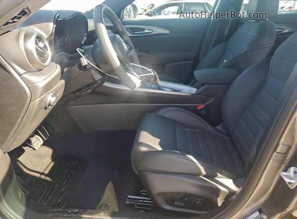 ZASPATAW2S3090502 2025 ALFA ROMEO OTHER Gray Vista interior delantera