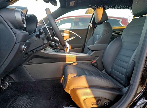 ZASPATDW2R3056758 2024 ALFA ROMEO OTHER Black Вид салону спереду