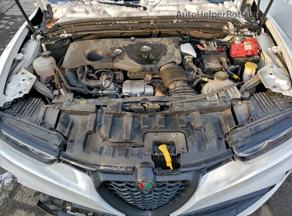 ZASPATDW5R3044183 2024 ALFA ROMEO OTHER White Vista del compartimento del motor