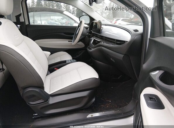 ZFAFFAC40RX227553 2024 FIAT 500E Silver Front interior view