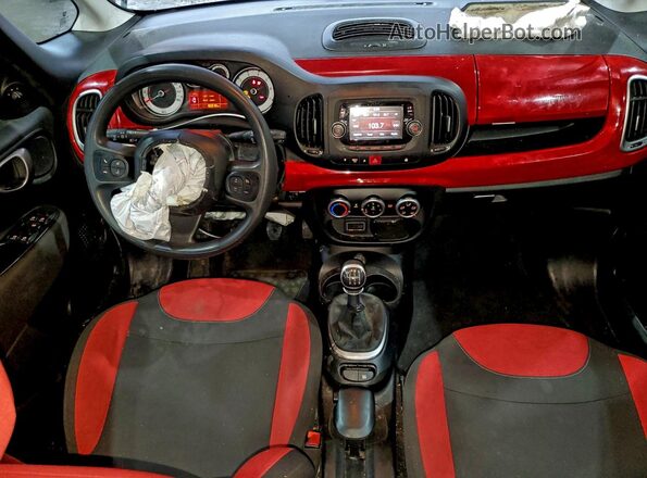 ZFBCFAAH1GZ038416 2016 FIAT 500L Red Вид панелі приладів