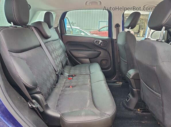ZFBCFAAHXJZ041306 2018 FIAT 500L Blue Vista de los asientos traseros