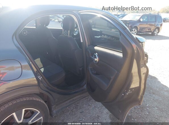 ZFBCFXAB1JP676523 2018 FIAT 500X Gray Vista de la etiqueta del VIN