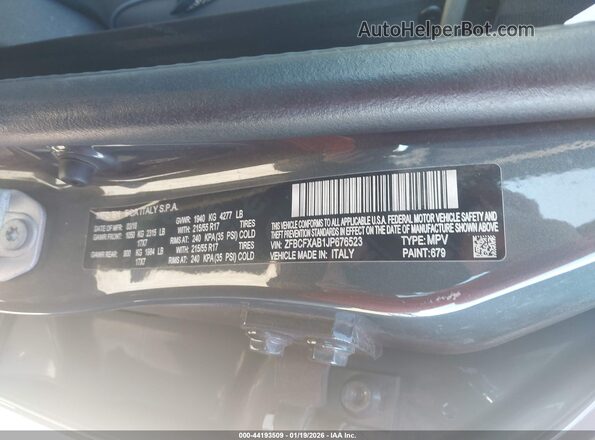 ZFBCFXAB1JP676523 2018 FIAT 500X Gray Vista del compartimento del motor