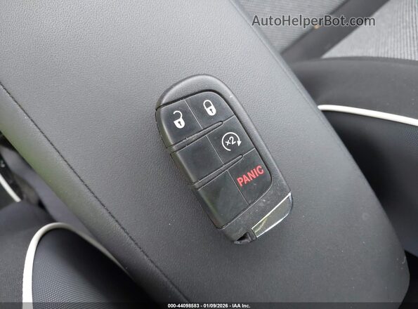 ZFBCFXAB9JP715682 2018 FIAT 500X Silver წინა პანელის ხედი