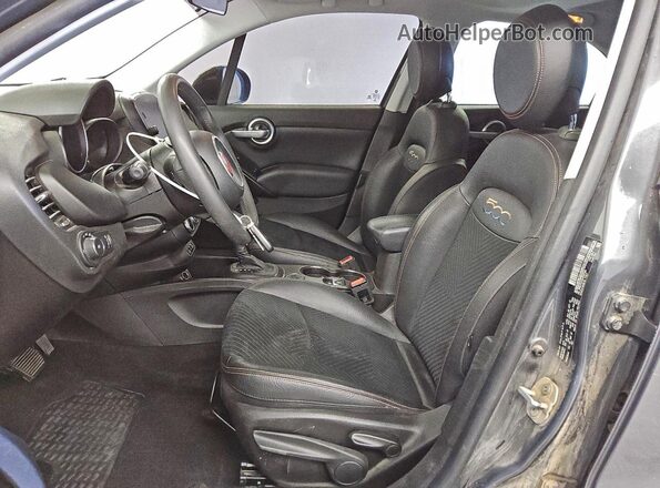 ZFBCFXCB2JP657394 2018 FIAT 500X Gray Front interior view