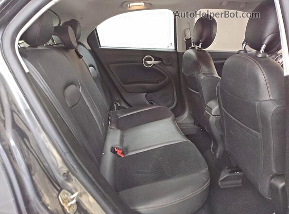 ZFBCFXCB2JP657394 2018 FIAT 500X Gray Rear interior view