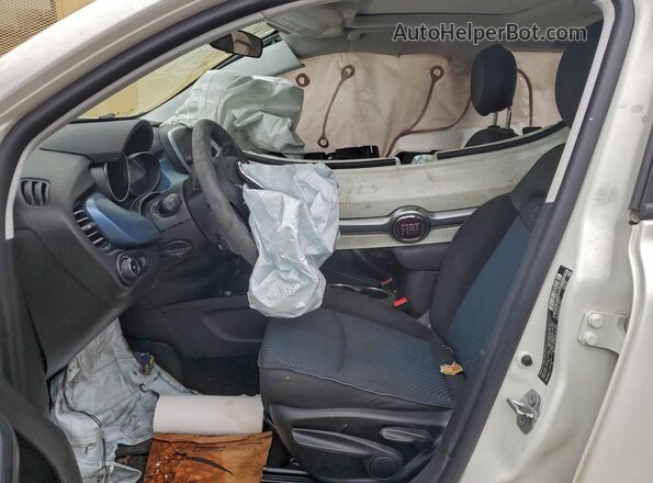 ZFBCFYAB4JP672424 2018 FIAT 500X White Vista interior delantera