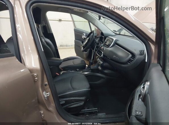 ZFBCFYCB8HP614520 2017 FIAT 500X Champagne წინა სალონის ხედი