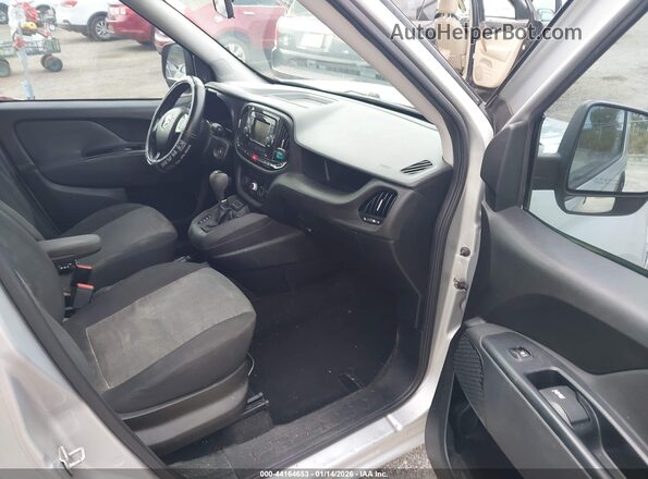 ZFBERFBT1G6C83981 2016 RAM PROMASTER CITY Silver Вид салону спереду