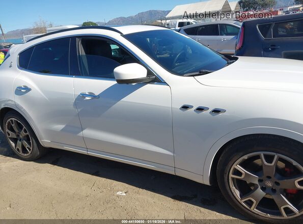 ZN661XUS3HX217524 2017 MASERATI LEVANTE White Rear interior view