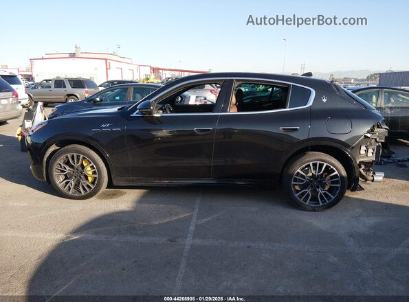 ZN682AVA6P7422827 2023 MASERATI GRECALE Black 