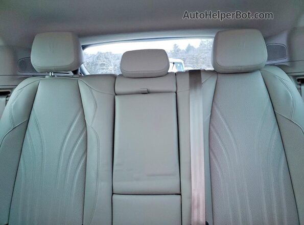 ZN682AVA8P7437426 2023 MASERATI GRECALE White უკანა სავარძლების ხედი