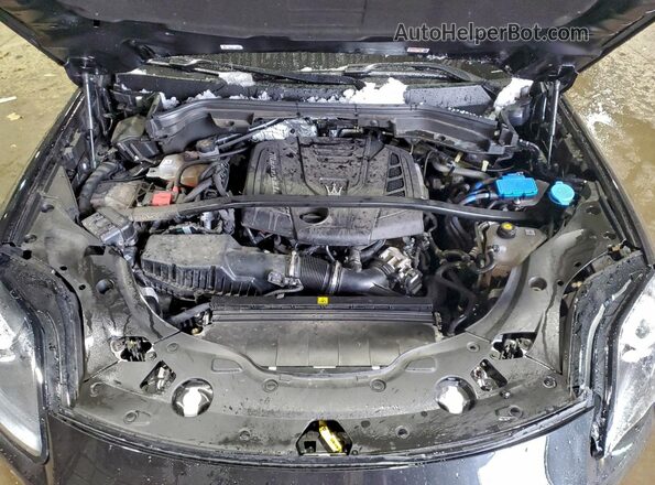 ZN682AVA9P7433871 2023 MASERATI GRECALE Charcoal Widok komory silnika
