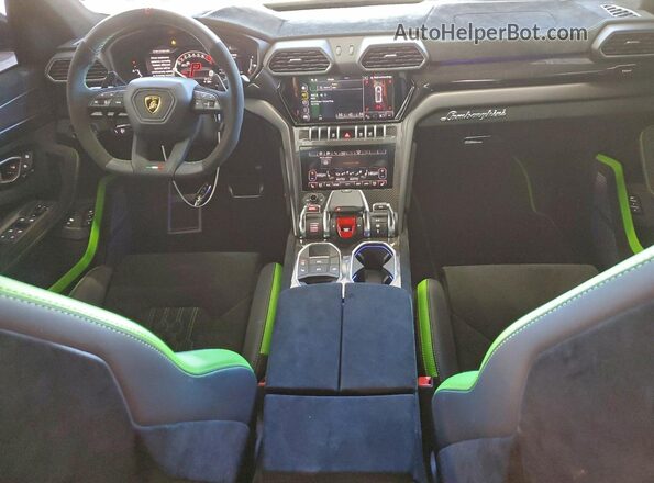 ZPBUC3ZLXRLA35527 2024 LAMBORGHINI URUS Серебряный Вид панели приборов