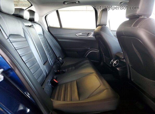 ZARFAEEN3H7530089 2017 ALFA ROMEO GIULIA Blue Widok wnętrza z tyłu