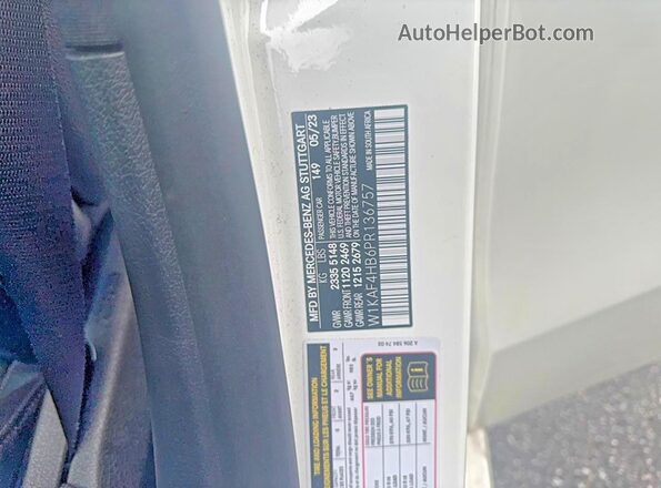 W1KAF4HB6PR136757 2023 MERCEDES-BENZ C Белый Вид задней части салона