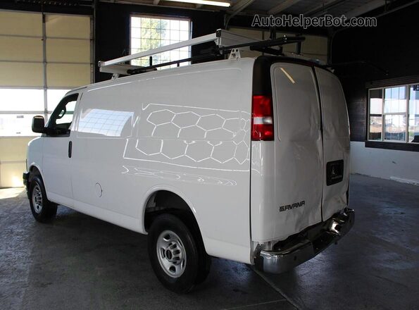1GTW7AFP5P1188115 2023 GMC SAVANA White Widok z przodu