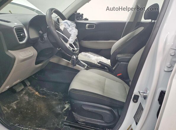 KMHRC8A38SU353034 2025 HYUNDAI VENUE Белый Вид панели приборов