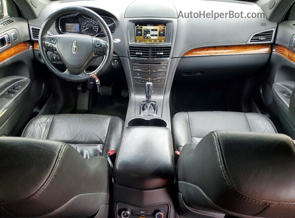 2LMHJ5NK8GBL00806 2016 LINCOLN MKT Black 