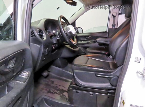 W1YV0BEY7P4225028 2023 MERCEDES-BENZ METRIS White Widok tylnych siedzeń