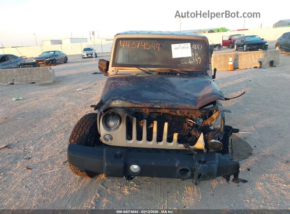 1C4BJWDG8GL316349 2016 JEEP WRANGLER UNLIMITED Tan Widok deski rozdzielczej