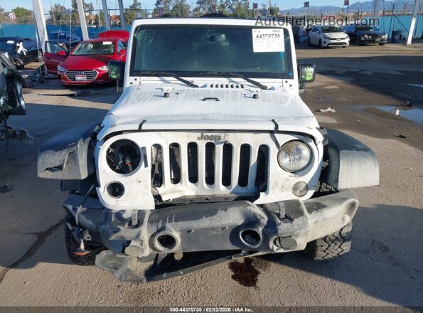 1C4BJWDG9GL196948 2016 JEEP WRANGLER UNLIMITED White Սարքավորումների վահանակի տեսք