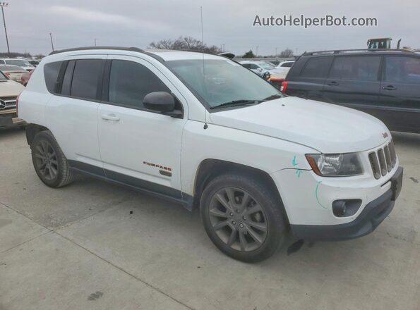 1C4NJCBB2GD726979 2016 JEEP COMPASS Белый Передняя правая четверть