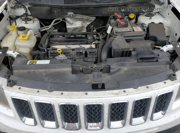 1C4NJDBB9GD662302 2016 JEEP COMPASS White Vista del compartimento del motor