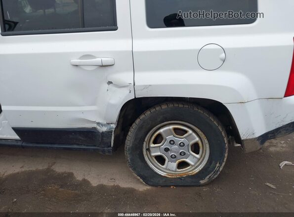 1C4NJPBA5GD688629 2016 JEEP PATRIOT White Вид спереду