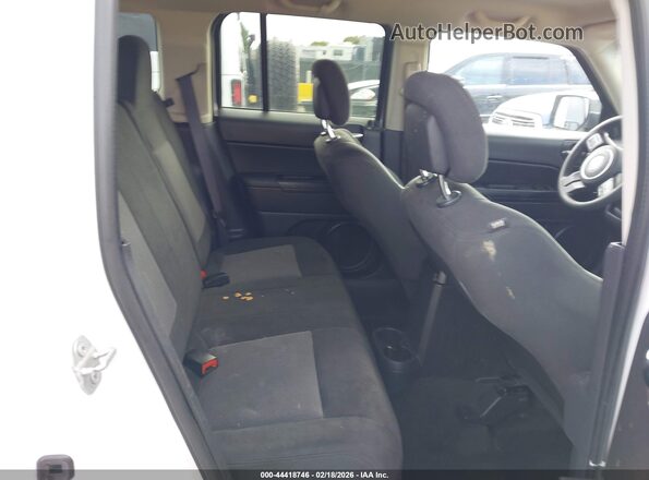 1C4NJPBA7HD125082 2017 JEEP PATRIOT White Вид наклейки з VIN-кодом